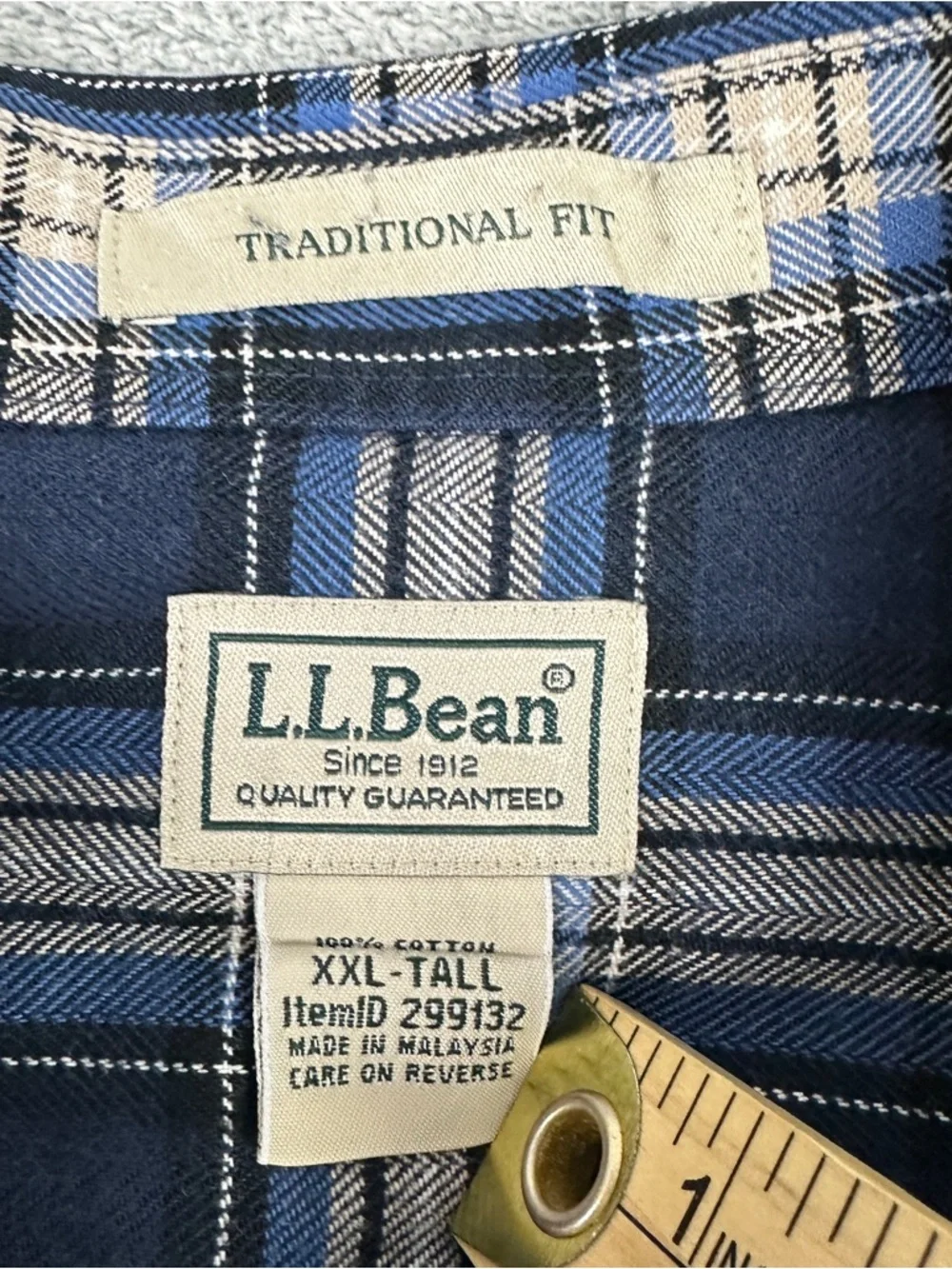 L.L. Bean men tag